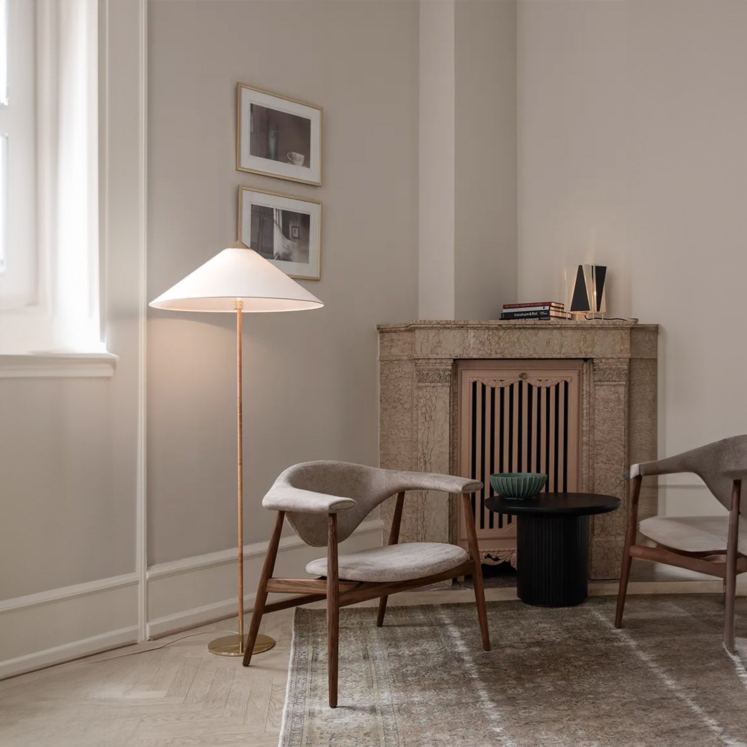 9602 FLOOR LAMP