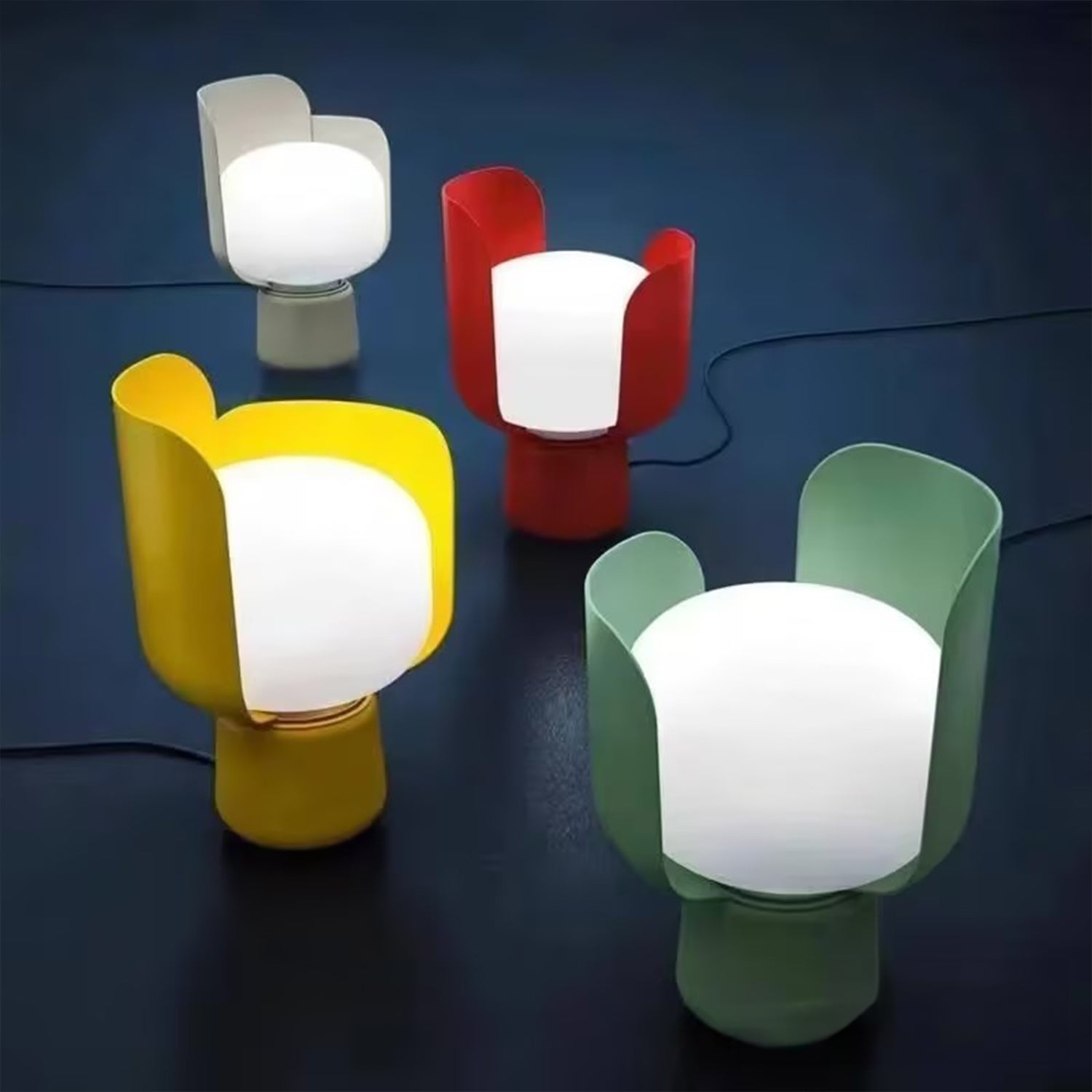 Petals Glass Table Lamp
